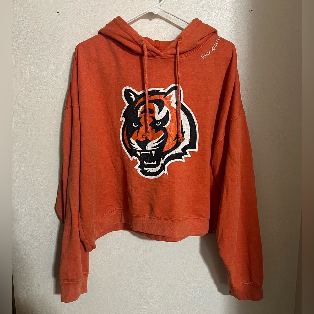 NFL Classic Cincinnati Bengals‎ Cropped Embroidered Fleece Hoodie Orange Wms 2XL